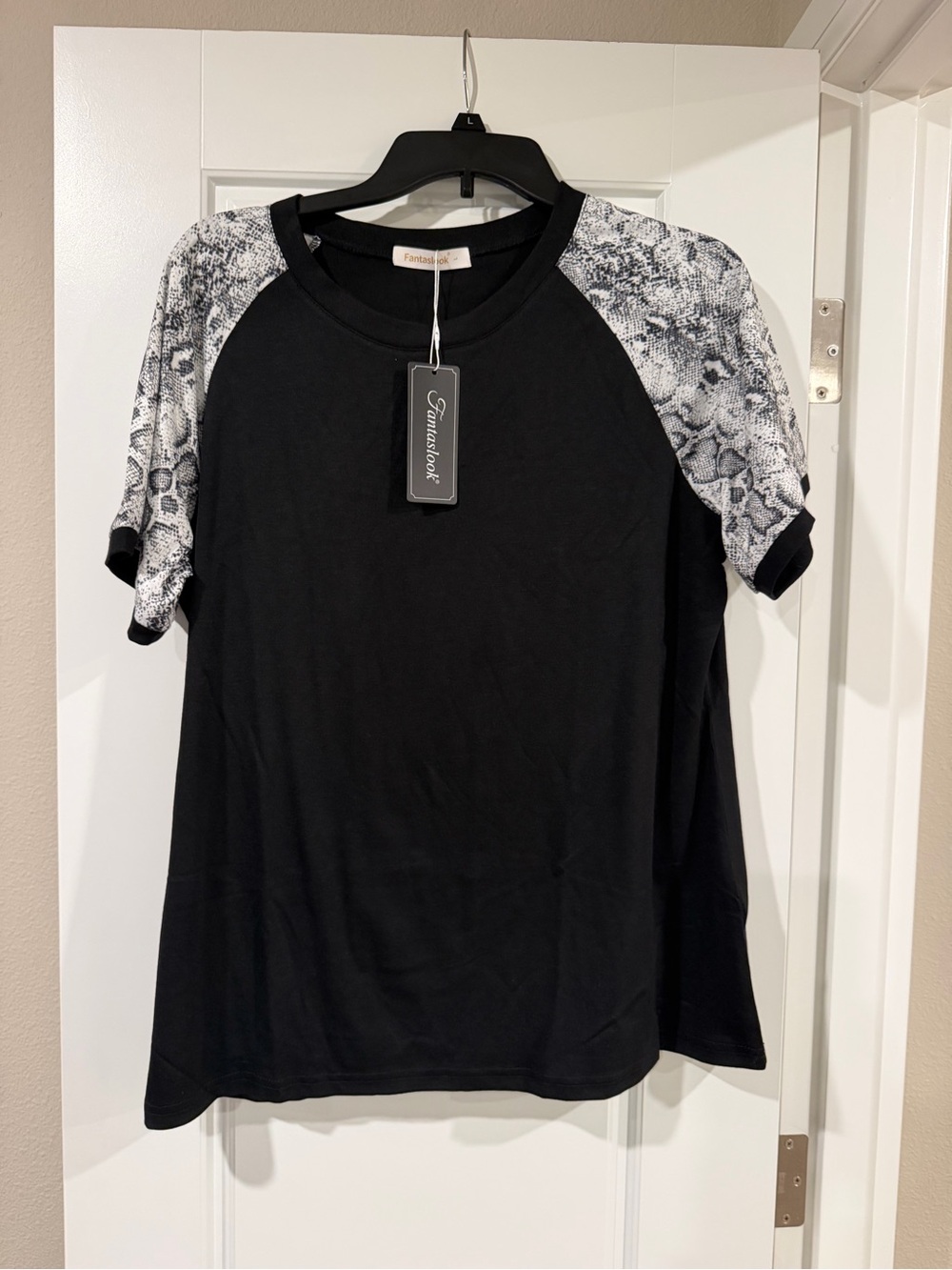 Familiar Black Short-Sleeve Tee with Snake-Print Raglan Sleeves
